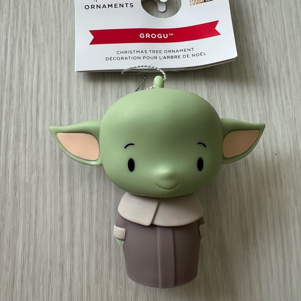 New Hallmark Star Wars The Mandalorian Grogu Christmas Ornament